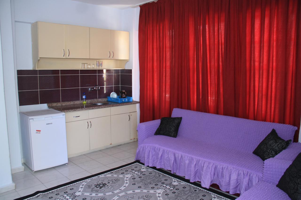 אלאניה Cozmina Apart Hotel מראה חיצוני תמונה
