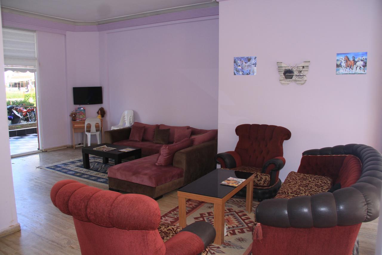 אלאניה Cozmina Apart Hotel מראה חיצוני תמונה